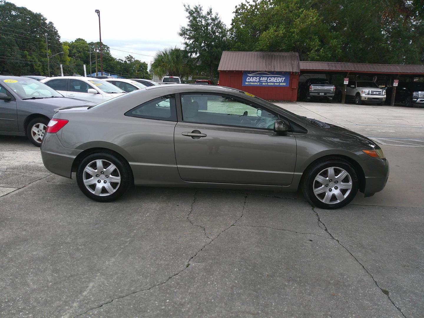 2006 BROWN HONDA CIVIC LX (2HGFG12636H) , located at 10405 Abercorn Street, Savannah, GA, 31419, (912) 921-8965, 31.988262, -81.131760 - Photo#4